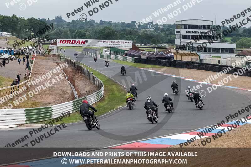 Vintage motorcycle club;eventdigitalimages;mallory park;mallory park trackday photographs;no limits trackdays;peter wileman photography;trackday digital images;trackday photos;vmcc festival 1000 bikes photographs